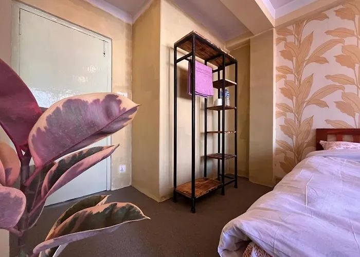 Bedroom With Balcony And Boudha Stupa View * Katmandú