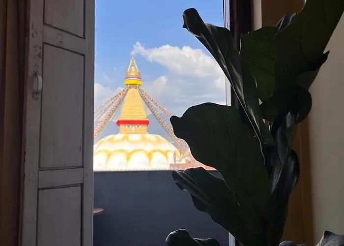 Bedroom With Balcony And Boudha Stupa View Apartamento *