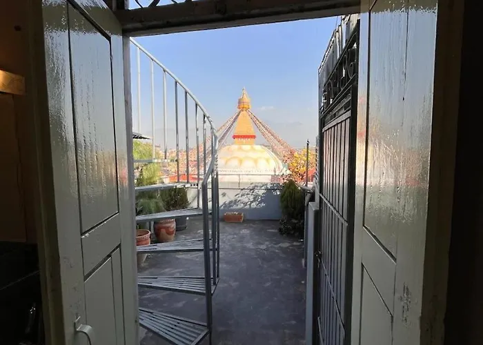Apartamento Bedroom With Balcony And Boudha Stupa View *